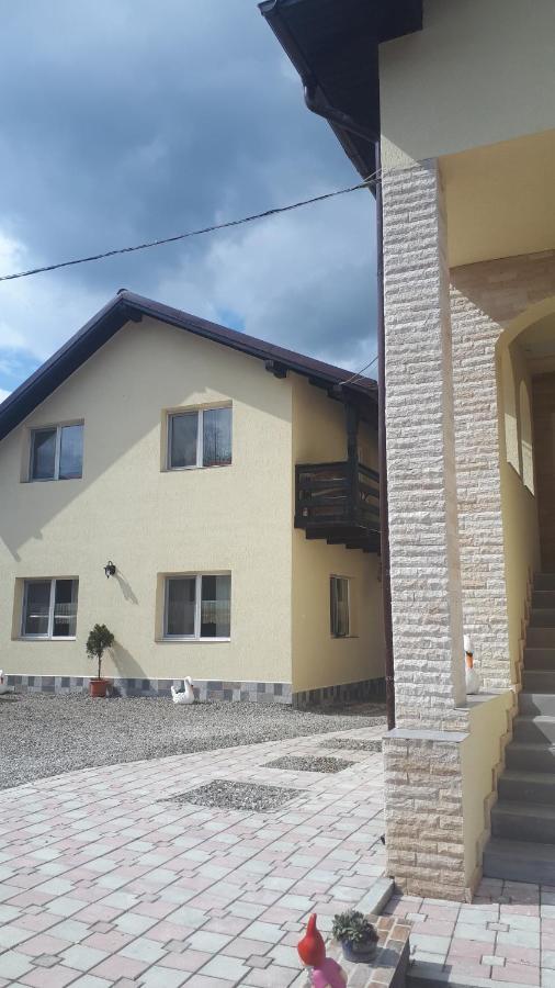 Pensiunea Casa Godja Văleni Exterior photo